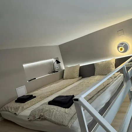 Diamond Near Gozsdu Udvar *