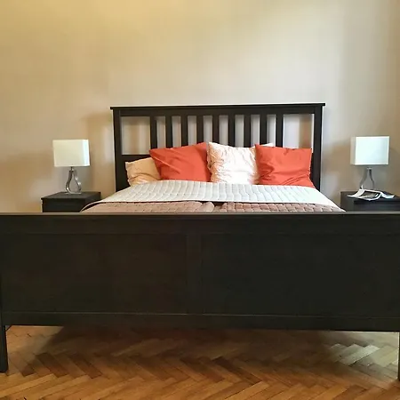 Apartment Diamonds With 2 Near Guzsdu Udvar *
