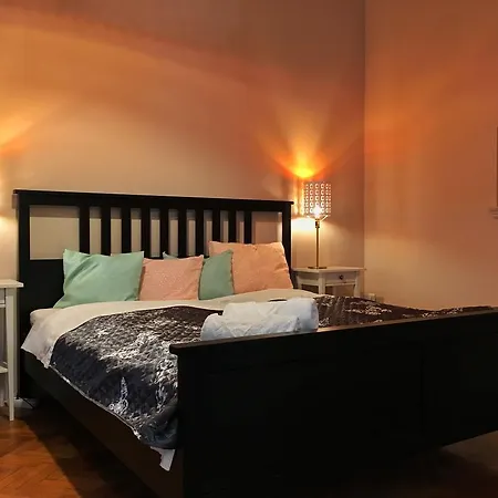 Apartment Diamonds With 2 Near Guzsdu Udvar *