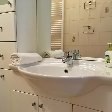 Apartment Diamonds With 2 Near Guzsdu Udvar *