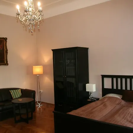 Apartment Diamonds With 2 Near Guzsdu Udvar