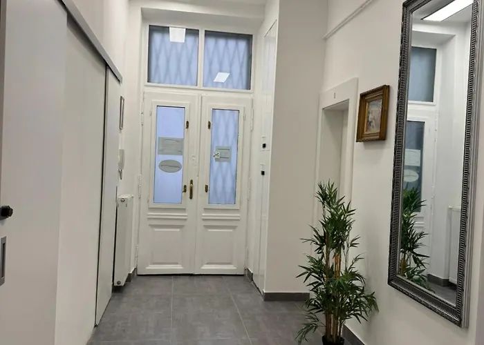 Diamond Near Gozsdu Udvar *